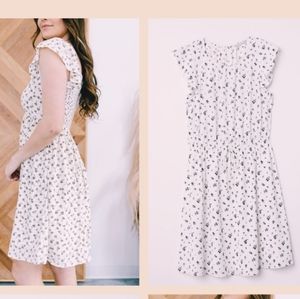 Flounce-sleeved Dress H&M Floral Print Knee- Length Dress Size 6